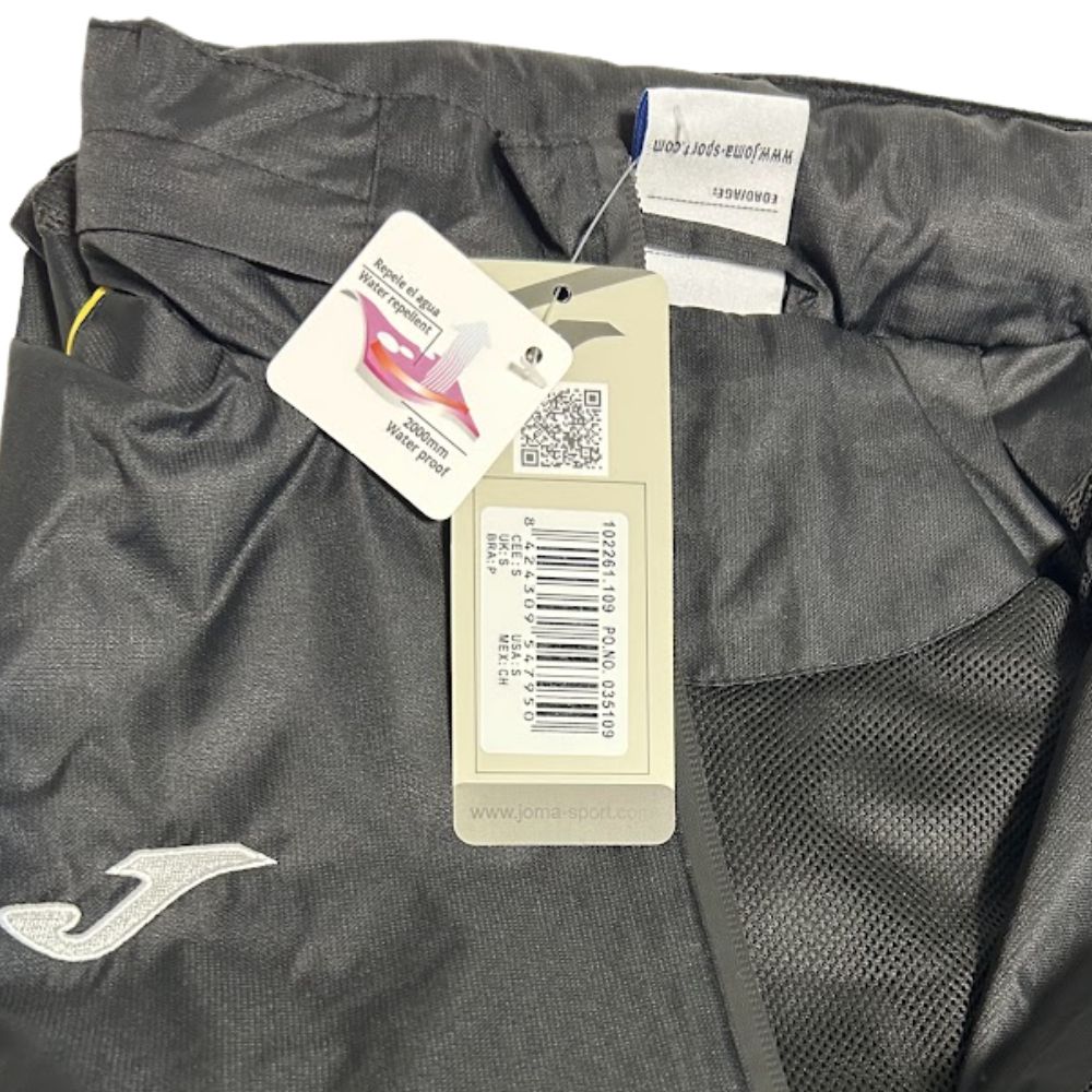 10933_raincoat-joma-trivor_jpg.jpeg 34767552